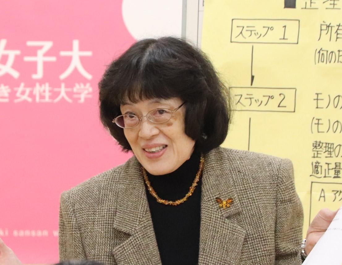整理収納について説明をする長岡氏.JPG