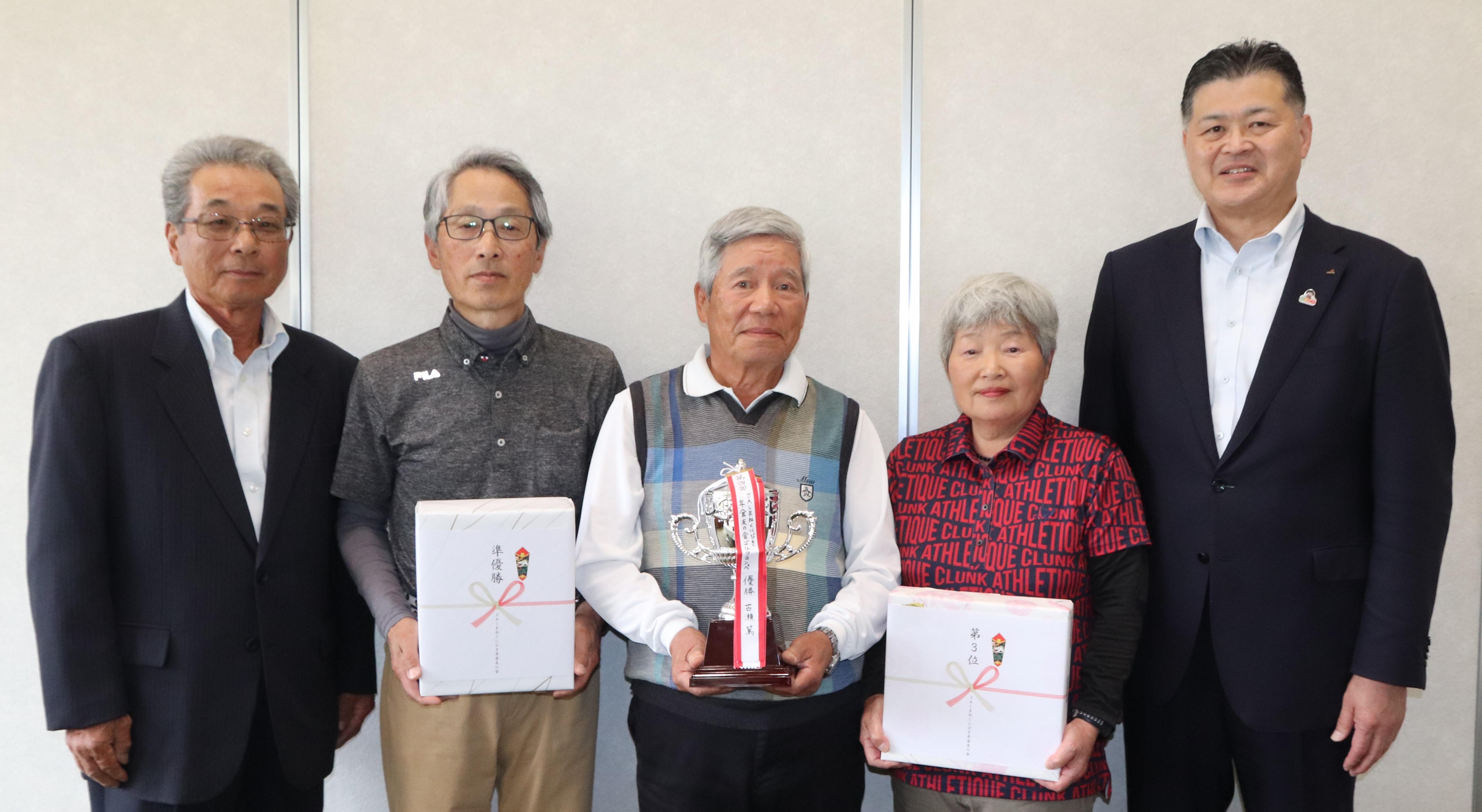 (左から)福島会長、石倉さん、古瀬さん、八幡さん、越野浩昭本部長.JPG