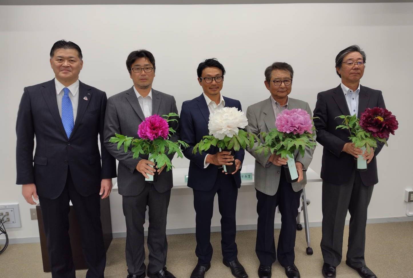 (左から)越野本部長、渡部さん、松本さん、神田さん、門脇さん.jpg