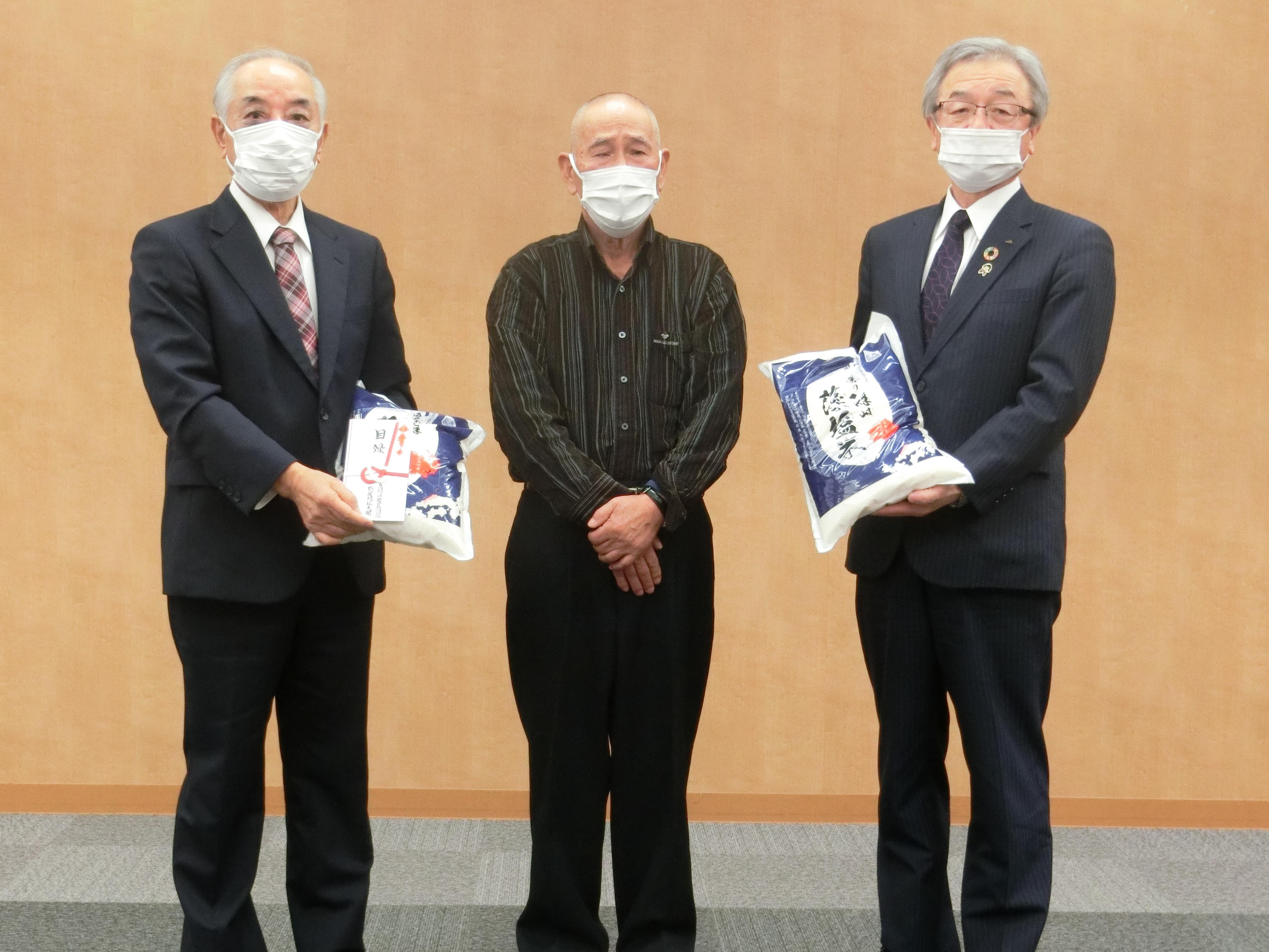 吉田会長（左）一瀬副会長（中央）佐々木本部長（右）.JPG